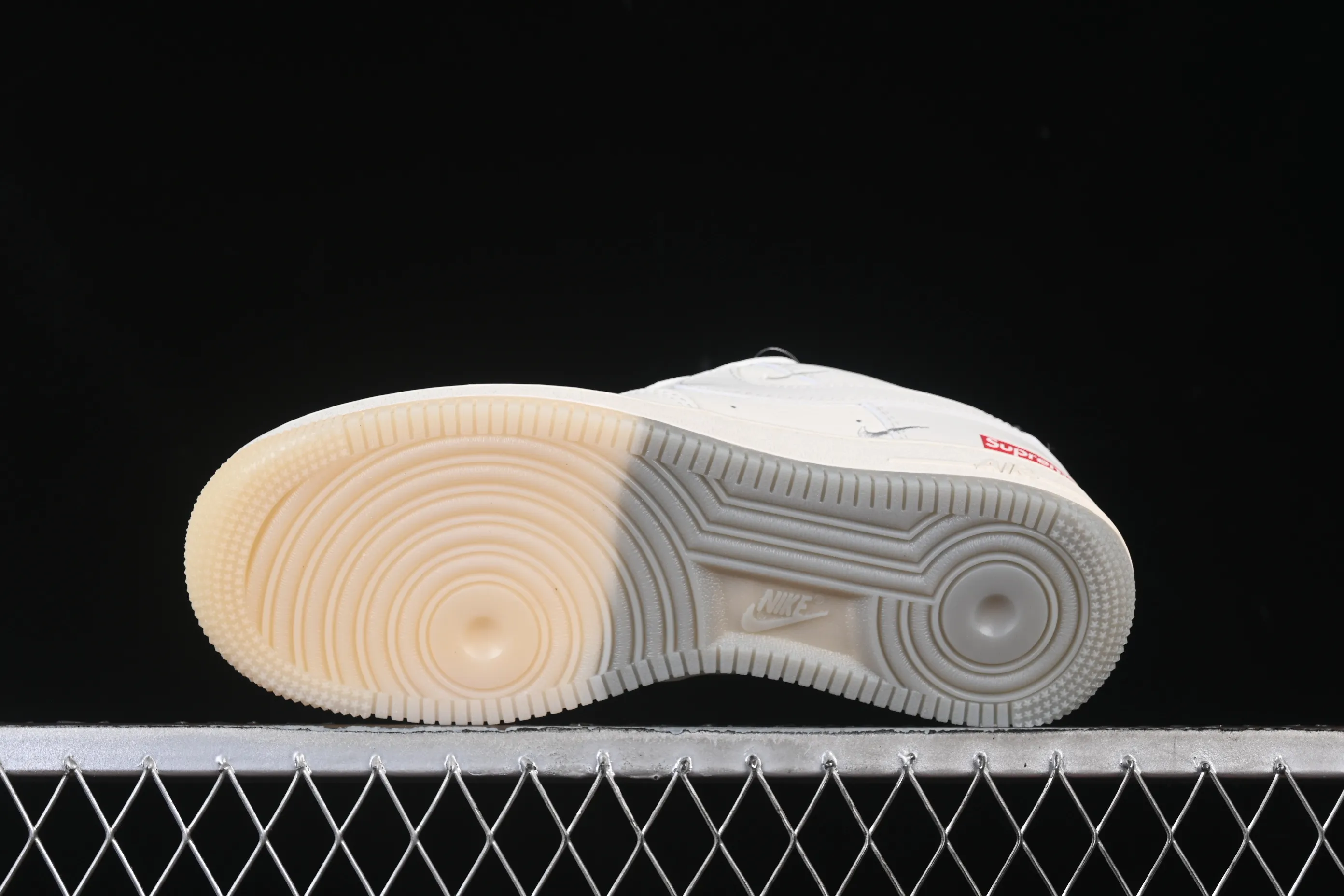 All categories Nk Air Force 1 Air Force series Nk Air Force 1 Low Air Force low-top Nike Air Force 1'07 Low Supreme co-branded beige crystal bottom Air Force 1 low-top casual sneakers XX3168-178